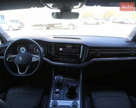 Серый Фольксваген Туарег, объемом двигателя 2.97 л и пробегом 50 тыс. км за 60500 $, фото 12 на Automoto.ua