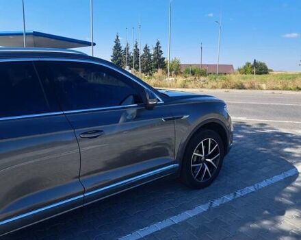 Серый Фольксваген Туарег, объемом двигателя 2.97 л и пробегом 81 тыс. км за 67500 $, фото 8 на Automoto.ua