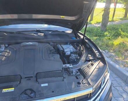 Серый Фольксваген Туарег, объемом двигателя 2.97 л и пробегом 81 тыс. км за 67500 $, фото 28 на Automoto.ua