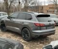 Сірий Фольксваген Туарег, об'ємом двигуна 3 л та пробігом 135 тис. км за 57500 $, фото 3 на Automoto.ua