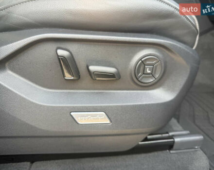 Серый Фольксваген Туарег, объемом двигателя 2.97 л и пробегом 45 тыс. км за 77575 $, фото 18 на Automoto.ua