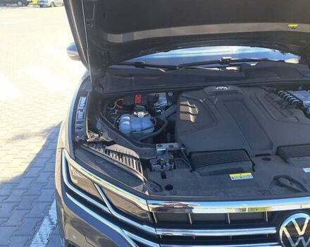 Серый Фольксваген Туарег, объемом двигателя 2.97 л и пробегом 81 тыс. км за 67500 $, фото 27 на Automoto.ua