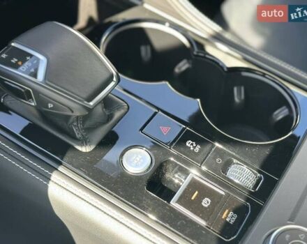 Серый Фольксваген Туарег, объемом двигателя 2.99 л и пробегом 13 тыс. км за 82000 $, фото 44 на Automoto.ua