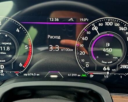 Серый Фольксваген Туарег, объемом двигателя 3 л и пробегом 41 тыс. км за 62000 $, фото 4 на Automoto.ua