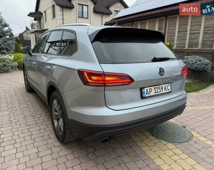Серый Фольксваген Туарег, объемом двигателя 2.97 л и пробегом 62 тыс. км за 59800 $, фото 6 на Automoto.ua