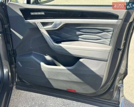 Серый Фольксваген Туарег, объемом двигателя 2.99 л и пробегом 13 тыс. км за 82000 $, фото 25 на Automoto.ua