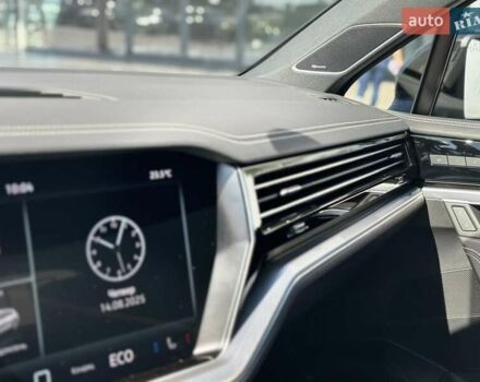 Серый Фольксваген Туарег, объемом двигателя 2.99 л и пробегом 13 тыс. км за 82000 $, фото 41 на Automoto.ua