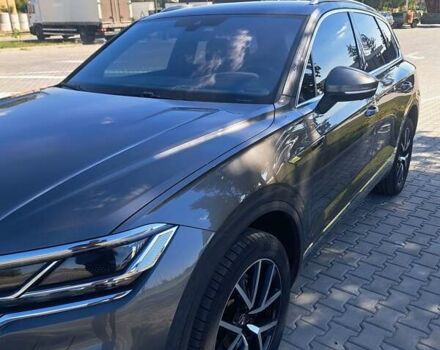 Серый Фольксваген Туарег, объемом двигателя 2.97 л и пробегом 81 тыс. км за 67500 $, фото 3 на Automoto.ua