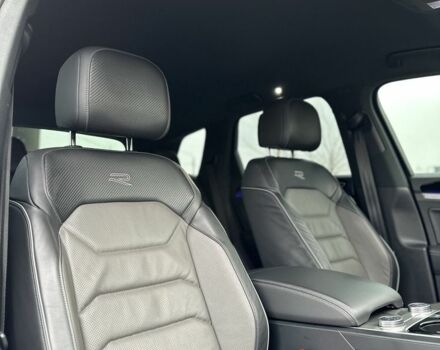 Сірий Фольксваген Туарег, об'ємом двигуна 3 л та пробігом 135 тис. км за 57500 $, фото 16 на Automoto.ua