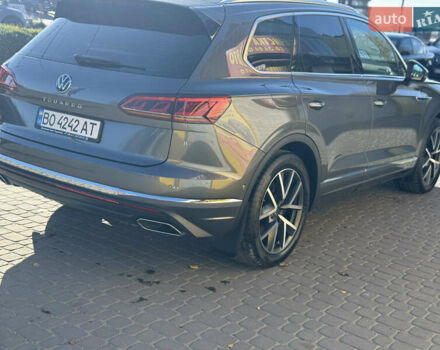 Сірий Фольксваген Туарег, об'ємом двигуна 2.97 л та пробігом 66 тис. км за 66800 $, фото 3 на Automoto.ua