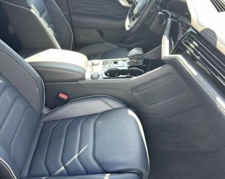 Серый Фольксваген Туарег, объемом двигателя 2.99 л и пробегом 13 тыс. км за 82000 $, фото 28 на Automoto.ua