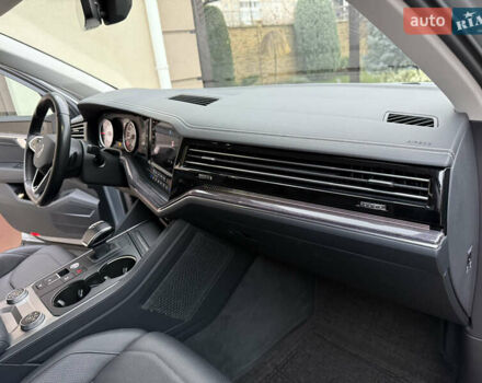 Серый Фольксваген Туарег, объемом двигателя 2.97 л и пробегом 62 тыс. км за 59800 $, фото 14 на Automoto.ua