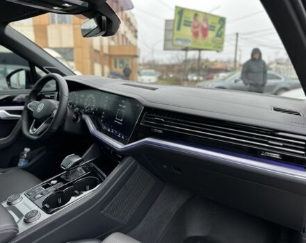 Сірий Фольксваген Туарег, об'ємом двигуна 3 л та пробігом 135 тис. км за 57500 $, фото 14 на Automoto.ua