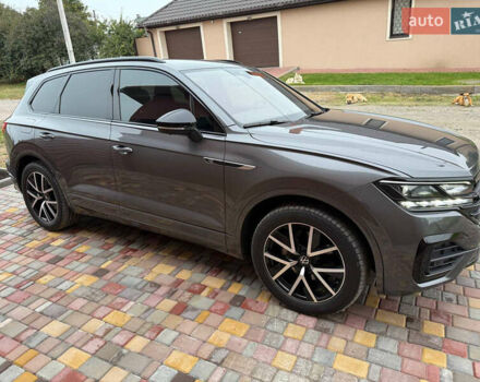 Серый Фольксваген Туарег, объемом двигателя 2.97 л и пробегом 43 тыс. км за 76900 $, фото 32 на Automoto.ua