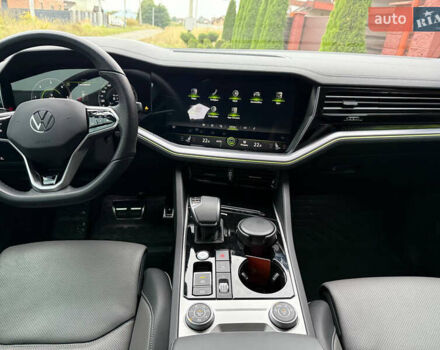 Серый Фольксваген Туарег, объемом двигателя 2.97 л и пробегом 43 тыс. км за 76900 $, фото 34 на Automoto.ua