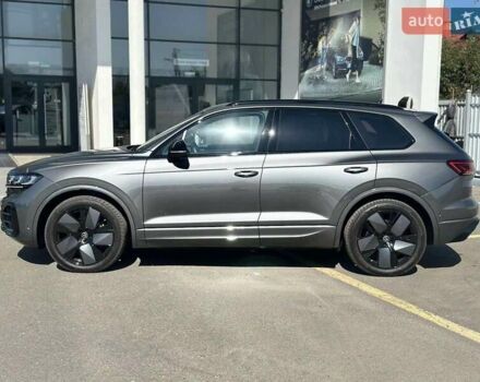 Серый Фольксваген Туарег, объемом двигателя 2.99 л и пробегом 13 тыс. км за 82000 $, фото 7 на Automoto.ua