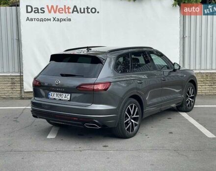 Сірий Фольксваген Туарег, об'ємом двигуна 2.97 л та пробігом 41 тис. км за 71990 $, фото 5 на Automoto.ua