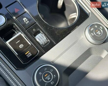 Серый Фольксваген Туарег, объемом двигателя 2.99 л и пробегом 13 тыс. км за 82000 $, фото 56 на Automoto.ua