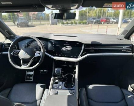 Серый Фольксваген Туарег, объемом двигателя 2.99 л и пробегом 13 тыс. км за 82000 $, фото 35 на Automoto.ua