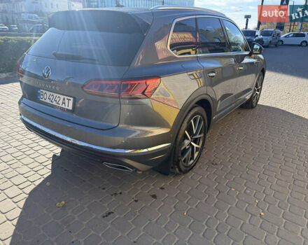 Сірий Фольксваген Туарег, об'ємом двигуна 2.97 л та пробігом 66 тис. км за 66800 $, фото 4 на Automoto.ua