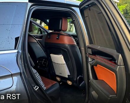 Серый Фольксваген Туарег, объемом двигателя 3 л и пробегом 41 тыс. км за 62000 $, фото 9 на Automoto.ua