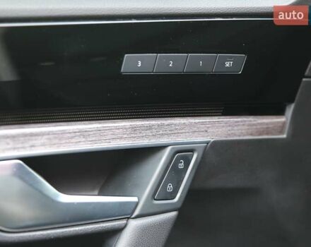 Серый Фольксваген Туарег, объемом двигателя 2.97 л и пробегом 50 тыс. км за 60500 $, фото 29 на Automoto.ua