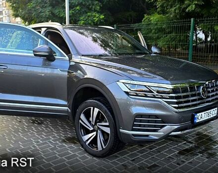 Серый Фольксваген Туарег, объемом двигателя 3 л и пробегом 41 тыс. км за 62000 $, фото 5 на Automoto.ua