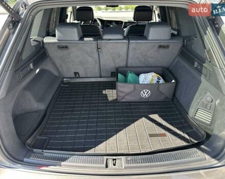 Серый Фольксваген Туарег, объемом двигателя 2.99 л и пробегом 13 тыс. км за 82000 $, фото 17 на Automoto.ua