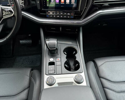 Серый Фольксваген Туарег, объемом двигателя 2.97 л и пробегом 62 тыс. км за 59800 $, фото 17 на Automoto.ua