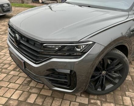 Сірий Фольксваген Туарег, об'ємом двигуна 3 л та пробігом 135 тис. км за 57500 $, фото 13 на Automoto.ua