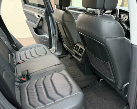 Серый Фольксваген Туарег, объемом двигателя 2.97 л и пробегом 62 тыс. км за 59800 $, фото 12 на Automoto.ua