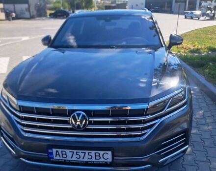 Серый Фольксваген Туарег, объемом двигателя 2.97 л и пробегом 81 тыс. км за 67500 $, фото 2 на Automoto.ua