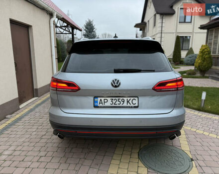 Серый Фольксваген Туарег, объемом двигателя 2.97 л и пробегом 62 тыс. км за 59800 $, фото 5 на Automoto.ua