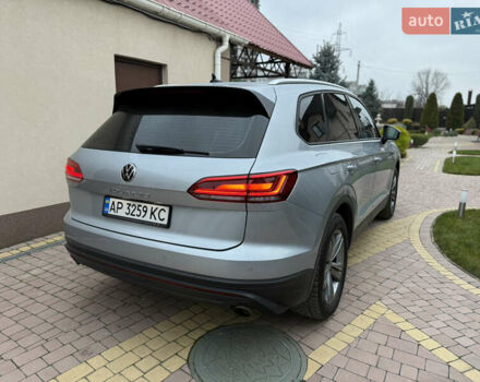 Серый Фольксваген Туарег, объемом двигателя 2.97 л и пробегом 62 тыс. км за 59800 $, фото 4 на Automoto.ua