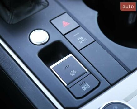 Серый Фольксваген Туарег, объемом двигателя 2.97 л и пробегом 50 тыс. км за 60500 $, фото 23 на Automoto.ua