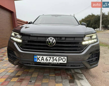 Серый Фольксваген Туарег, объемом двигателя 2.97 л и пробегом 43 тыс. км за 76900 $, фото 5 на Automoto.ua