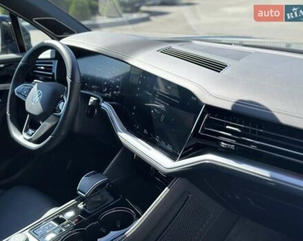 Серый Фольксваген Туарег, объемом двигателя 2.99 л и пробегом 13 тыс. км за 82000 $, фото 27 на Automoto.ua