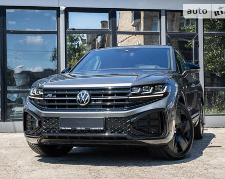 Серый Фольксваген Туарег, объемом двигателя 2.97 л и пробегом 29 тыс. км за 81450 $, фото 76 на Automoto.ua