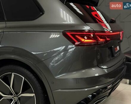 Серый Фольксваген Туарег, объемом двигателя 2.97 л и пробегом 39 тыс. км за 81500 $, фото 25 на Automoto.ua