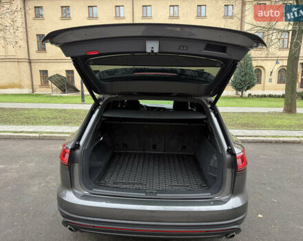 Серый Фольксваген Туарег, объемом двигателя 2.97 л и пробегом 20 тыс. км за 65000 $, фото 10 на Automoto.ua