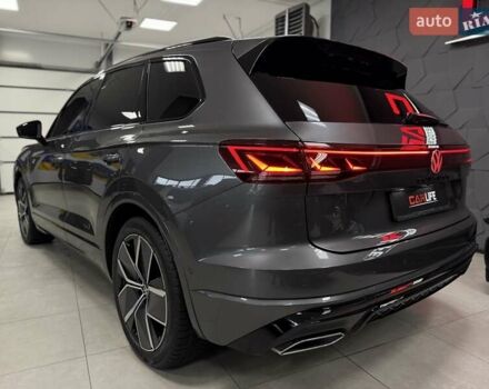 Серый Фольксваген Туарег, объемом двигателя 2.97 л и пробегом 39 тыс. км за 81500 $, фото 31 на Automoto.ua