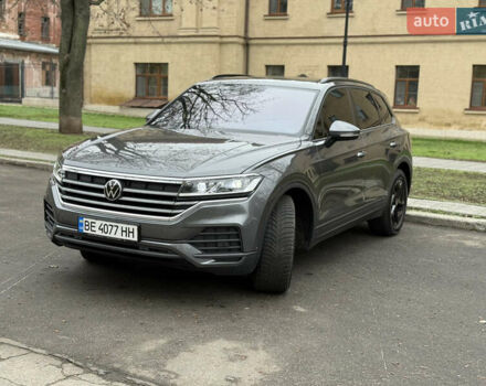 Серый Фольксваген Туарег, объемом двигателя 2.97 л и пробегом 20 тыс. км за 65000 $, фото 2 на Automoto.ua