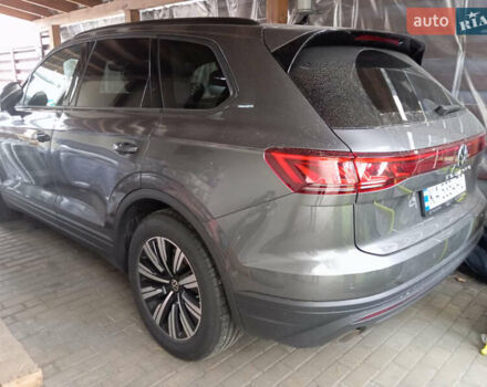 Серый Фольксваген Туарег, объемом двигателя 2.99 л и пробегом 11 тыс. км за 67500 $, фото 19 на Automoto.ua