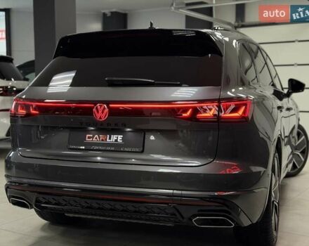 Серый Фольксваген Туарег, объемом двигателя 2.97 л и пробегом 39 тыс. км за 81500 $, фото 20 на Automoto.ua