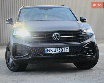 Серый Фольксваген Туарег, объемом двигателя 2.97 л и пробегом 32 тыс. км за 81000 $, фото 10 на Automoto.ua