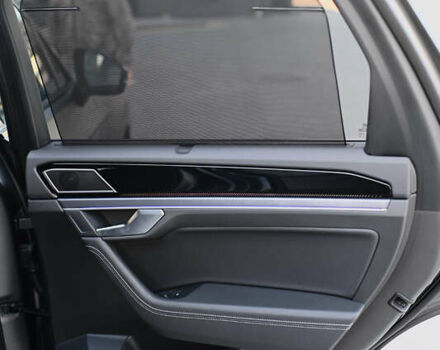 Серый Фольксваген Туарег, объемом двигателя 2.97 л и пробегом 32 тыс. км за 81000 $, фото 52 на Automoto.ua