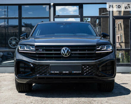 Серый Фольксваген Туарег, объемом двигателя 2.97 л и пробегом 29 тыс. км за 81450 $, фото 72 на Automoto.ua