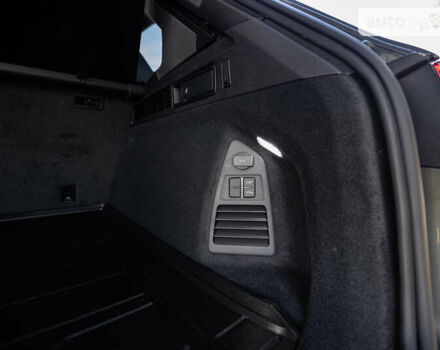 Серый Фольксваген Туарег, объемом двигателя 2.97 л и пробегом 29 тыс. км за 81450 $, фото 45 на Automoto.ua