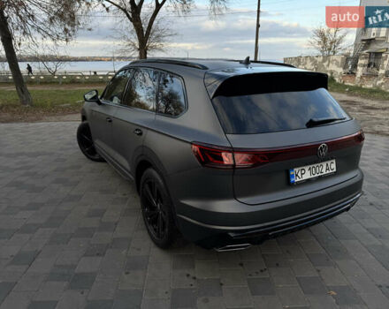 Серый Фольксваген Туарег, объемом двигателя 3 л и пробегом 13 тыс. км за 90000 $, фото 19 на Automoto.ua