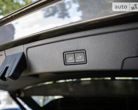 Серый Фольксваген Туарег, объемом двигателя 2.97 л и пробегом 29 тыс. км за 81450 $, фото 43 на Automoto.ua